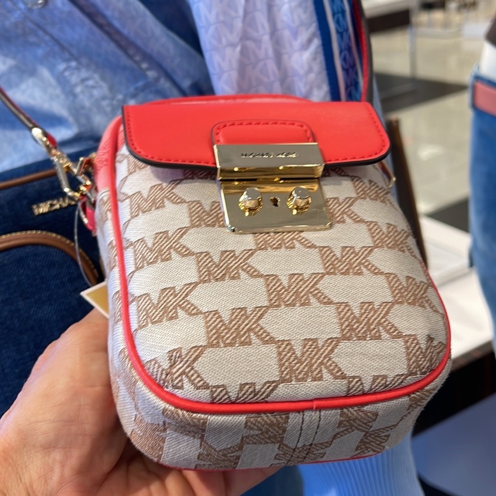 Michael Kors Sloan Editor Small Phone Logo Jacquard Crossbody
Grapefruit Multi - Picture 13 of 16